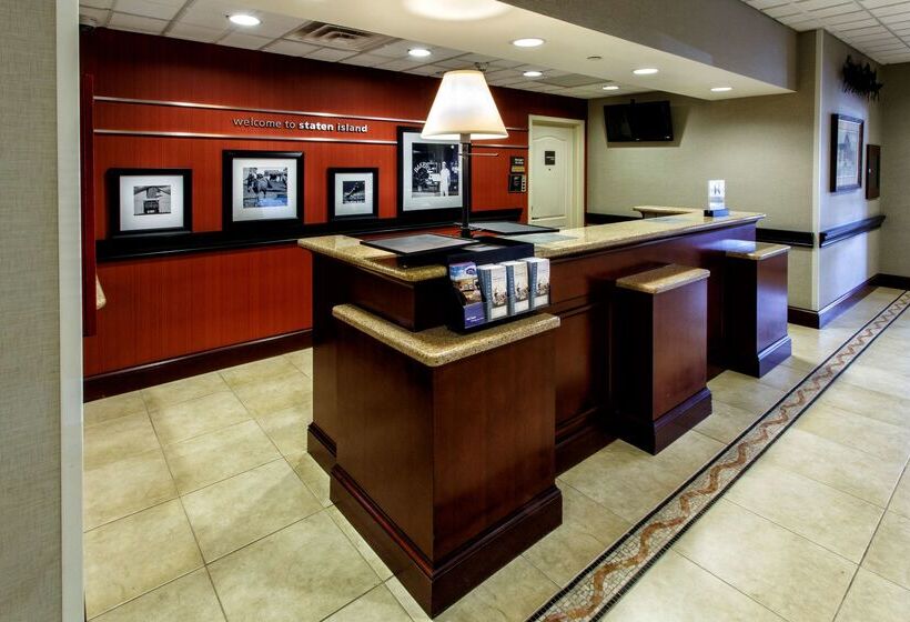 فندق Hampton Inn & Suites Staten Island