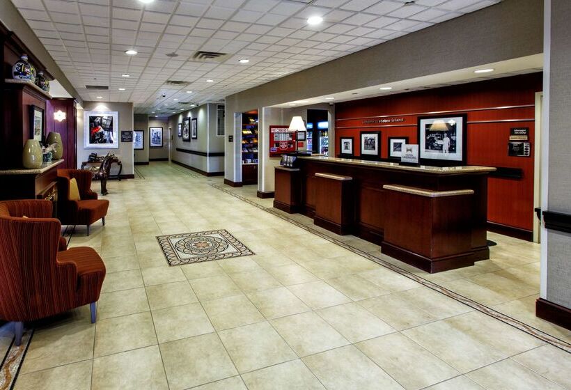 فندق Hampton Inn & Suites Staten Island