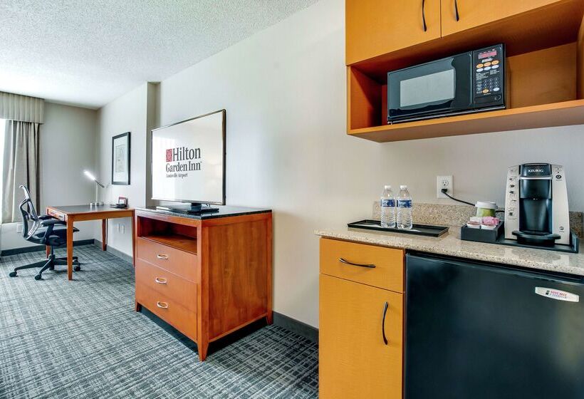 בית מלון כפרי Hilton Garden Inn Louisville Airport