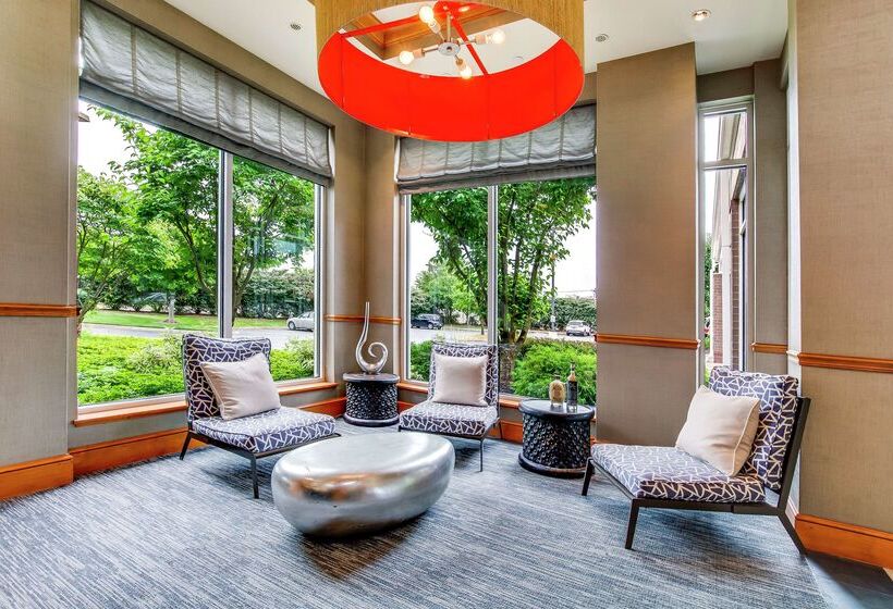 בית מלון כפרי Hilton Garden Inn Louisville Airport