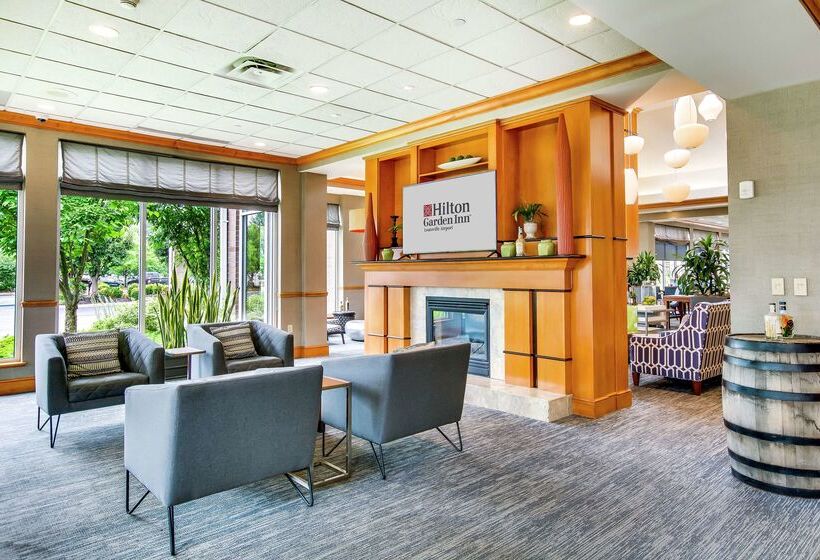 בית מלון כפרי Hilton Garden Inn Louisville Airport