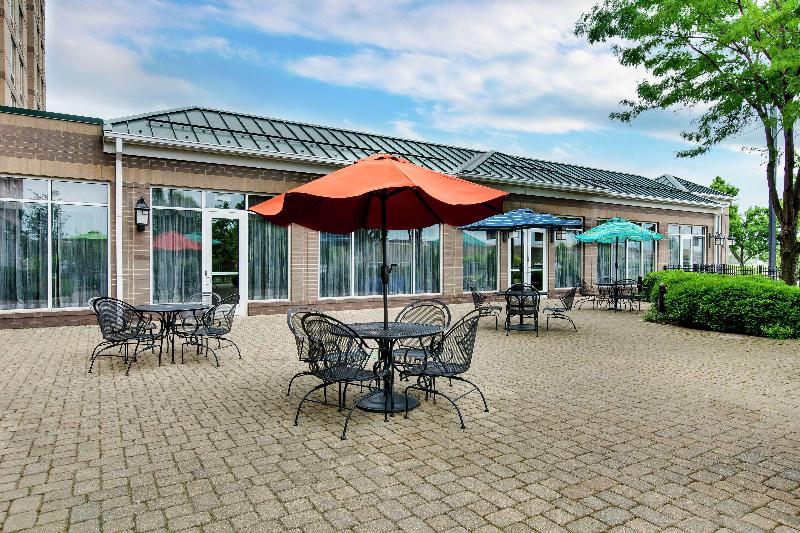 בית מלון כפרי Hilton Garden Inn Louisville Airport