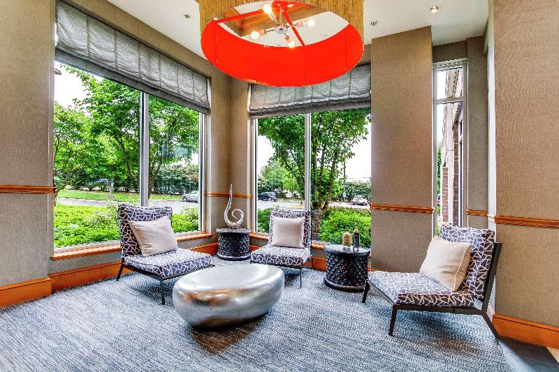 בית מלון כפרי Hilton Garden Inn Louisville Airport