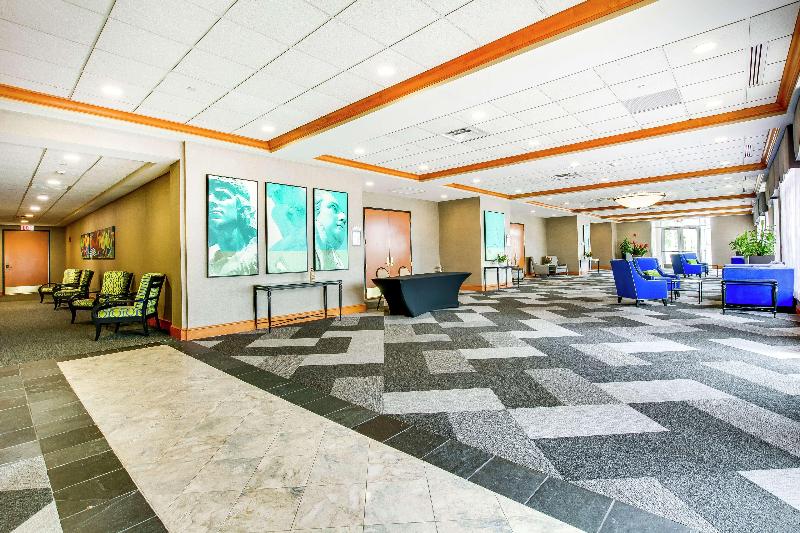 בית מלון כפרי Hilton Garden Inn Louisville Airport