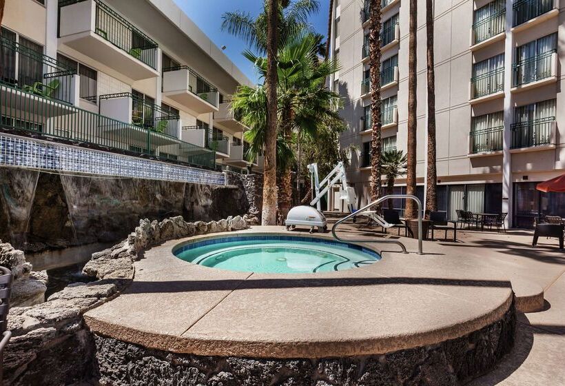 هتل Hilton Garden Inn Phoenix Midtown