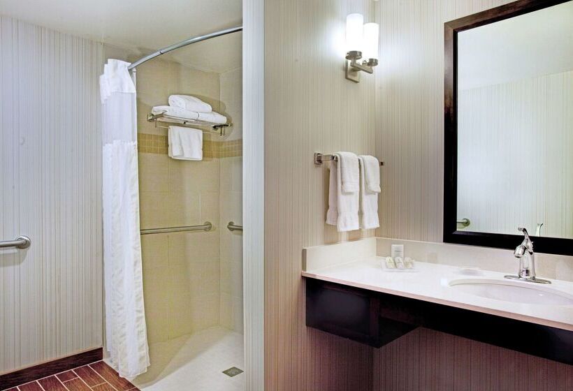 Отель Hilton Garden Inn Portland Airport