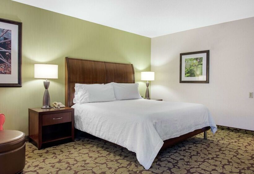 Отель Hilton Garden Inn Portland Airport