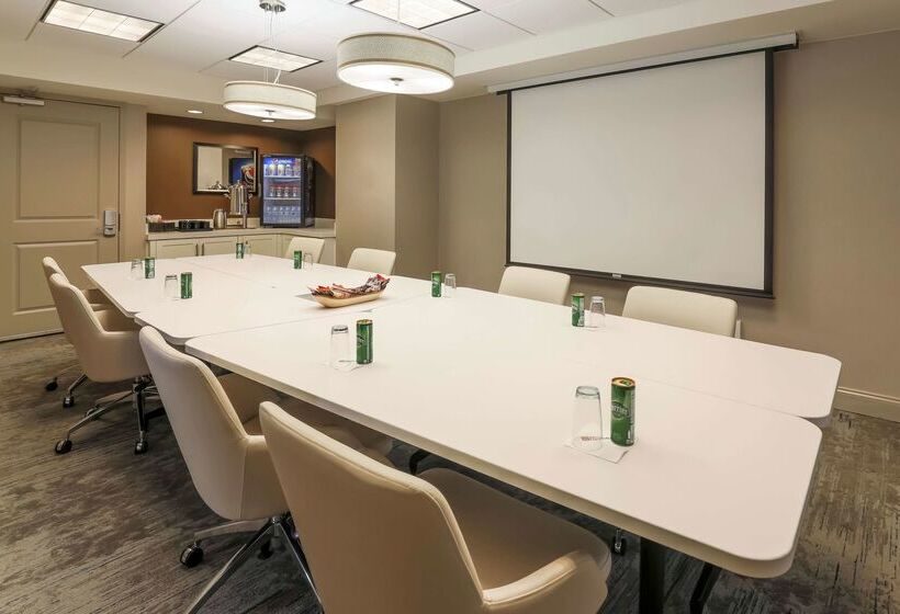 هتل Hilton Garden Inn Raleigh Durham/research Triangle Park