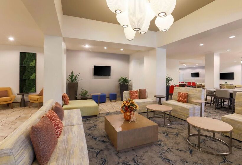 هتل Hilton Garden Inn Raleigh Durham/research Triangle Park