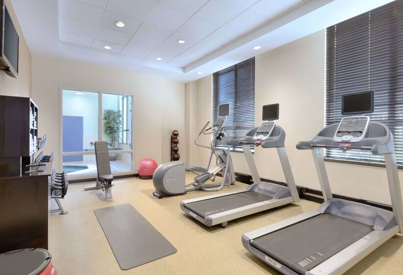 Отель Hilton Garden Inn Worcester