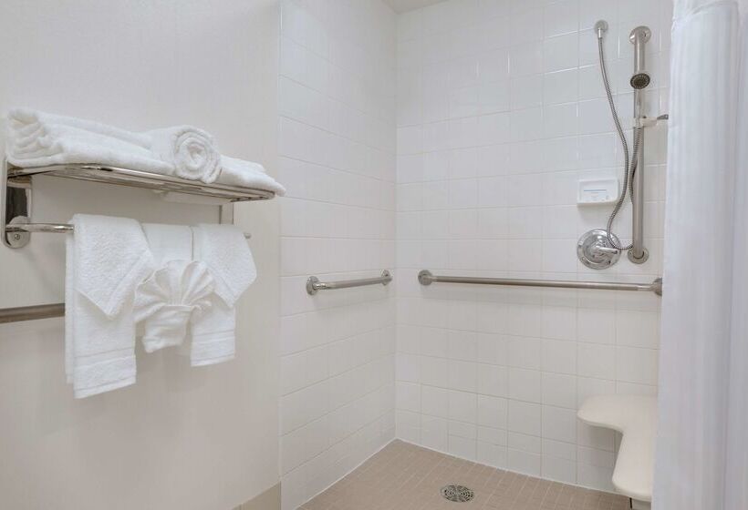 Отель Hilton Garden Inn Worcester