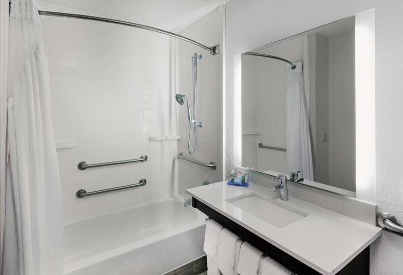 בית מלון כפרי Holiday Inn Express & Suites Houston   Memorial Park Area, An Ihg