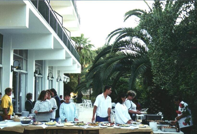 Отель Ipsos Beach