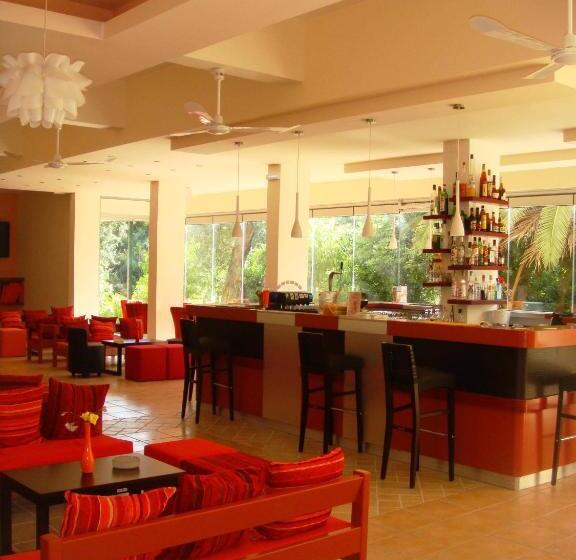 Отель Ipsos Beach