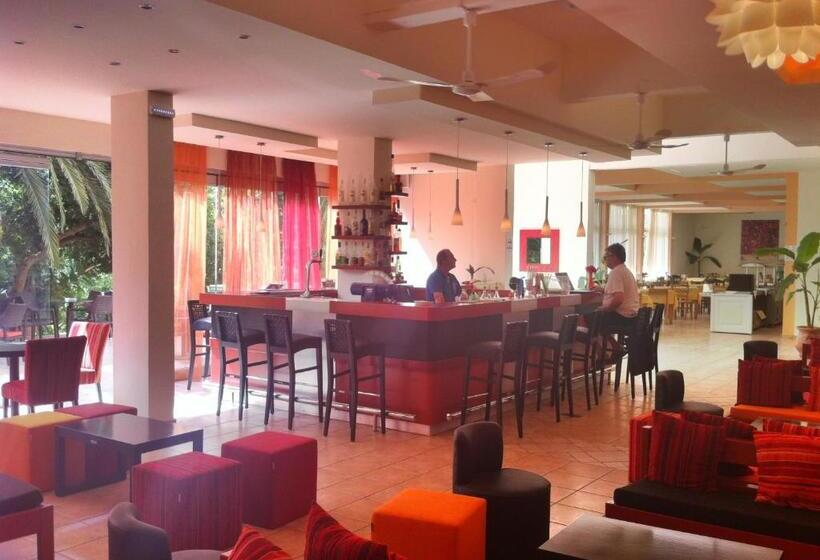 Отель Ipsos Beach