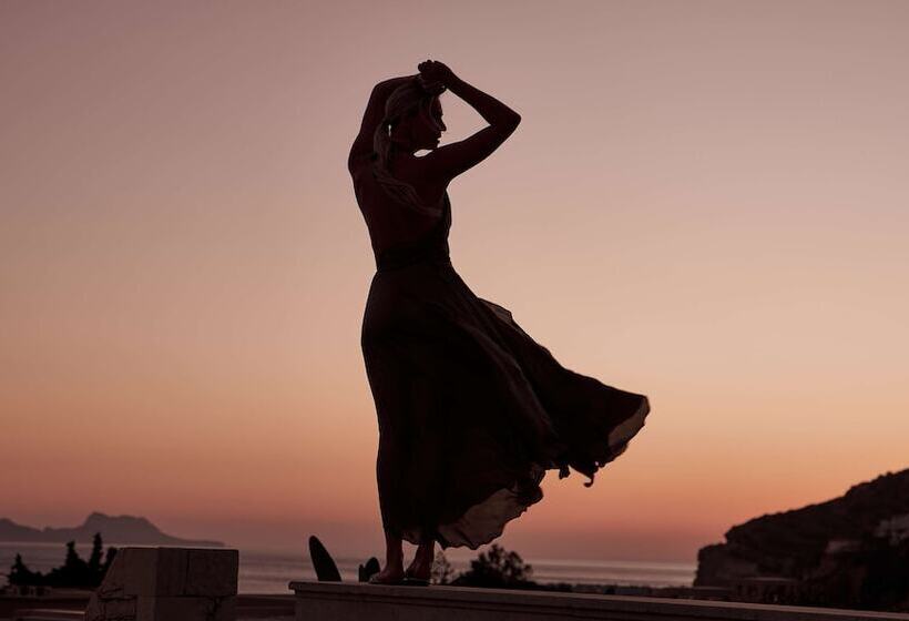 فندق Paralos Irini Mare