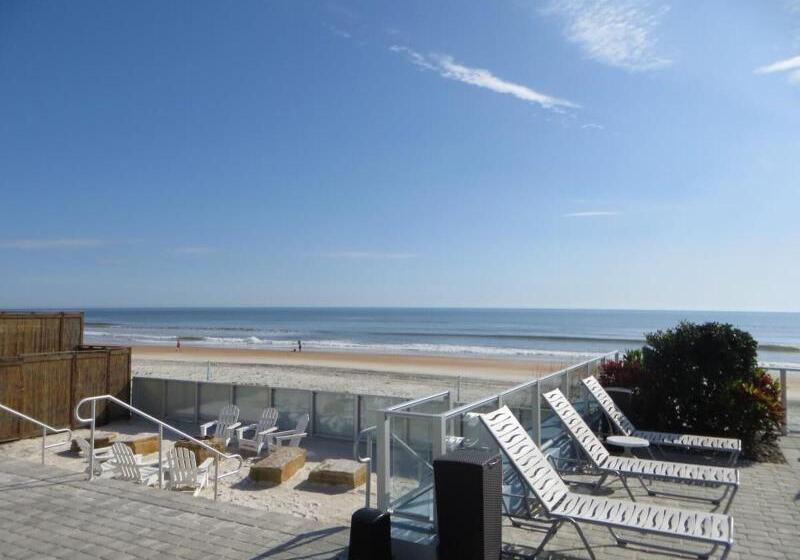 فندق La Breeze Inn & Suites