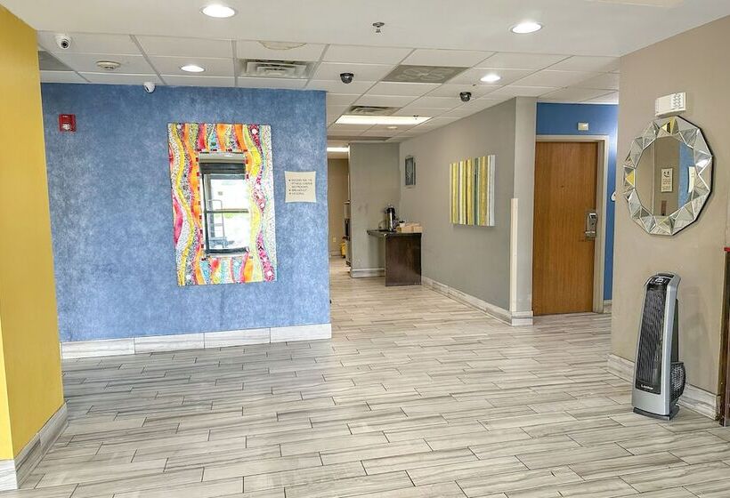 فندق La Quinta Inn & Suites By Wyndham Jackson North