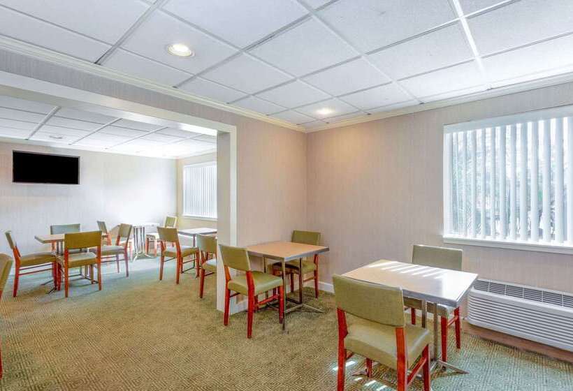 호텔 La Quinta Inn & Suites By Wyndham Jacksonville Mandarin