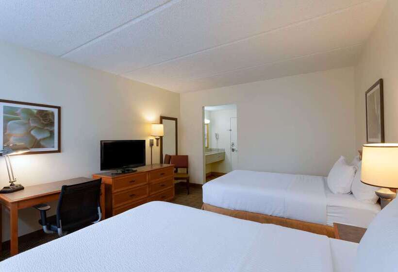 호텔 La Quinta Inn & Suites By Wyndham Jacksonville Mandarin