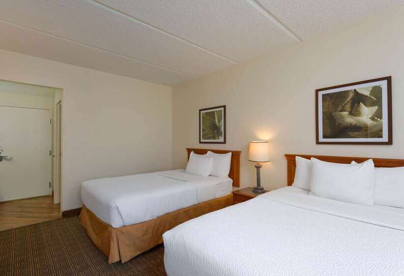 호텔 La Quinta Inn & Suites By Wyndham Jacksonville Mandarin