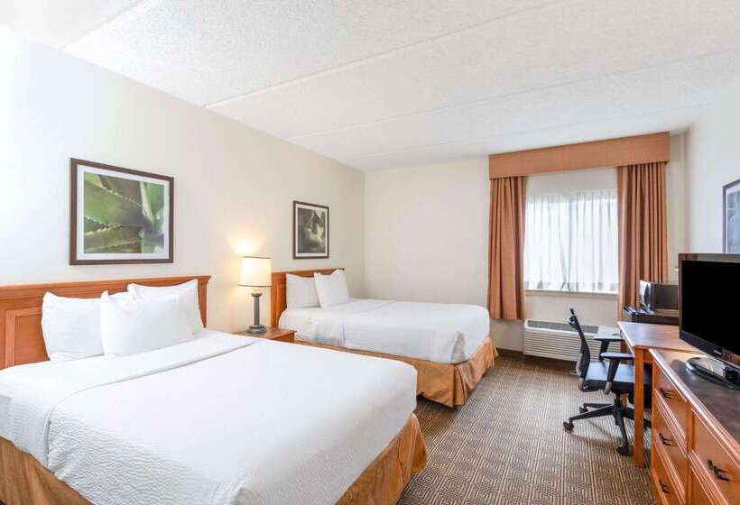 호텔 La Quinta Inn & Suites By Wyndham Jacksonville Mandarin