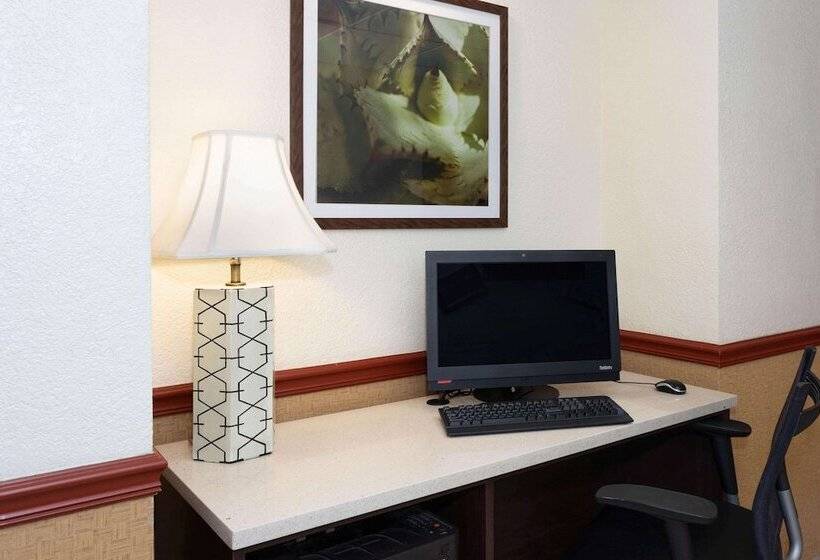 فندق La Quinta Inn & Suites By Wyndham Jacksonville Mandarin