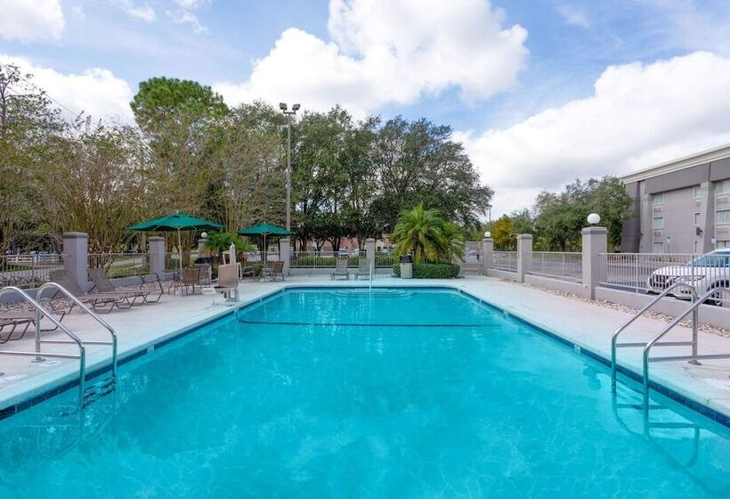 فندق La Quinta Inn & Suites By Wyndham Jacksonville Mandarin