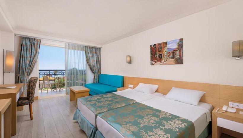 호텔 L'Oceanica Beach Resort