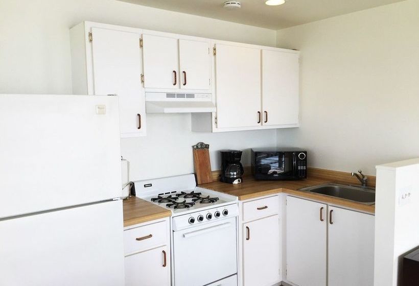 Отель The Makai Inn