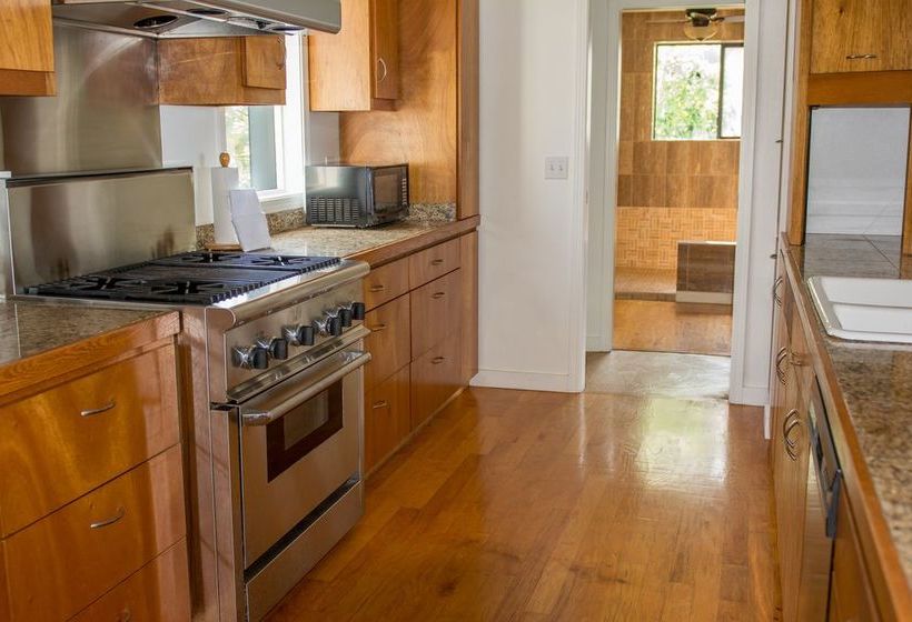 Отель The Makai Inn