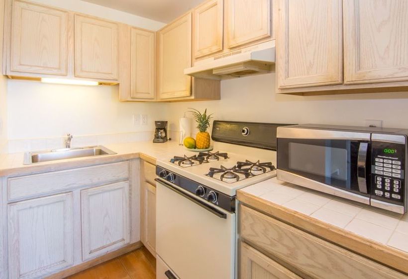 Отель The Makai Inn