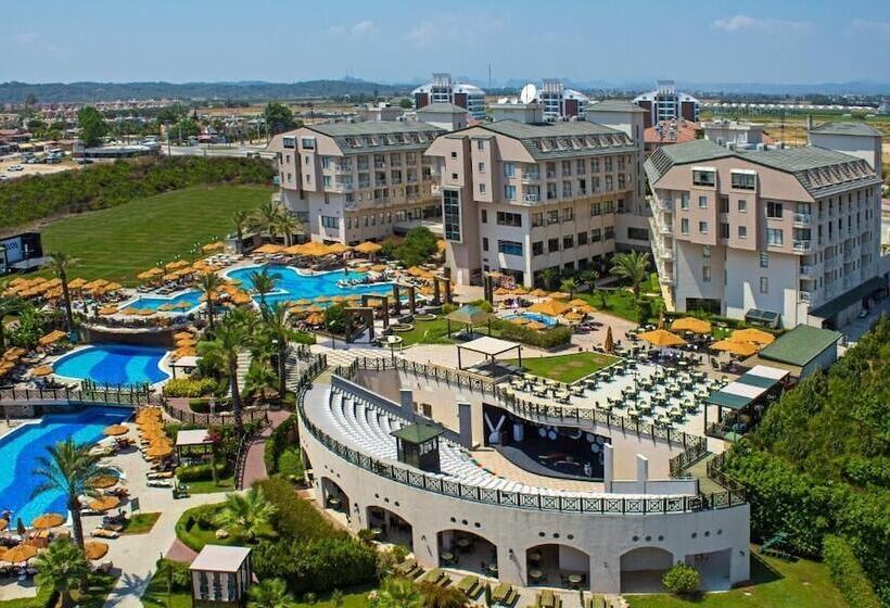 Отель Novum Garden Side