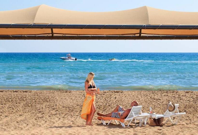 Отель Novum Garden Side