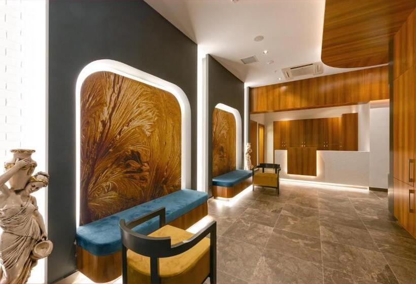 Отель Novum Garden Side