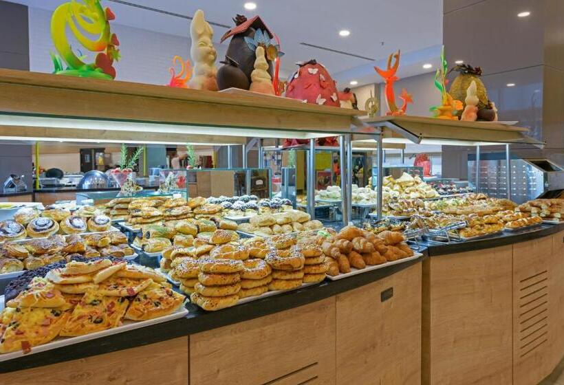 Отель Novum Garden Side