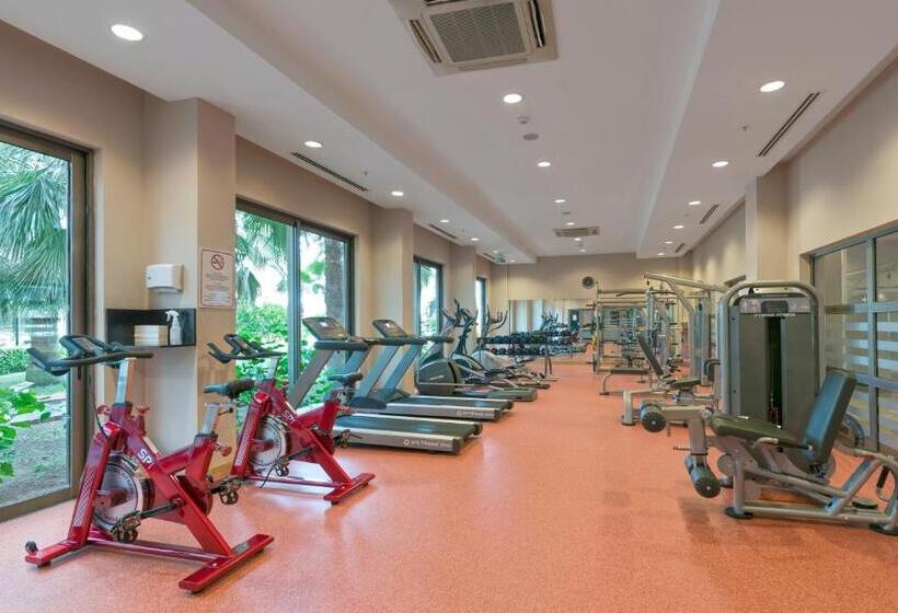 Отель Novum Garden Side