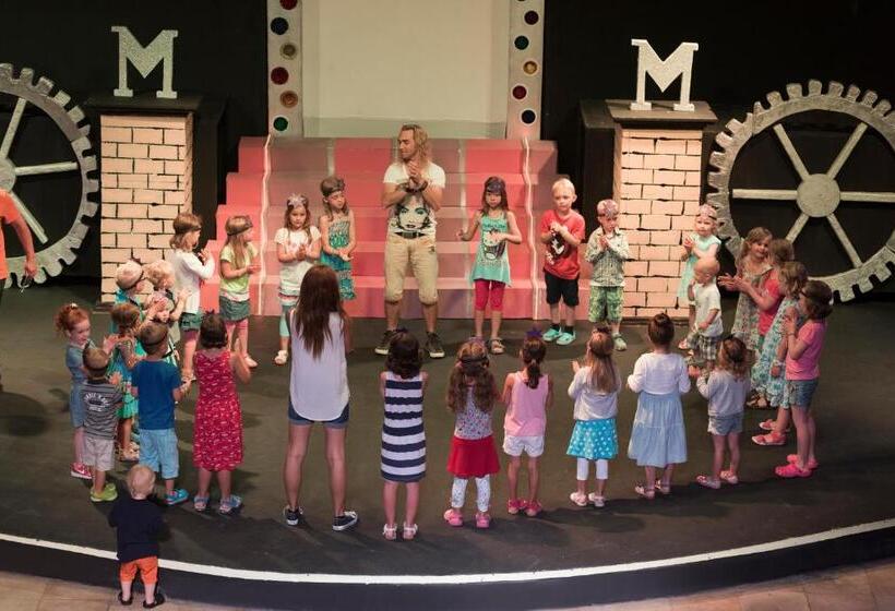 Отель Novum Garden Side