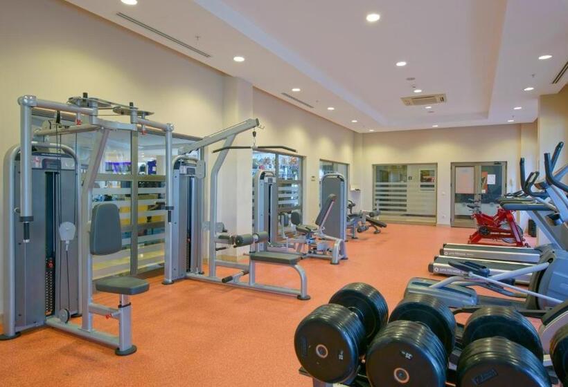 Отель Novum Garden Side