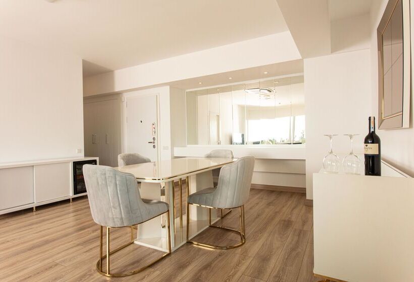 Отель Palm Wings Ephesus Beach Resort