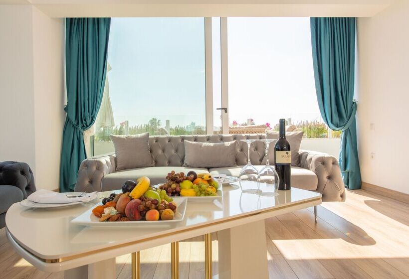 Отель Palm Wings Ephesus Beach Resort