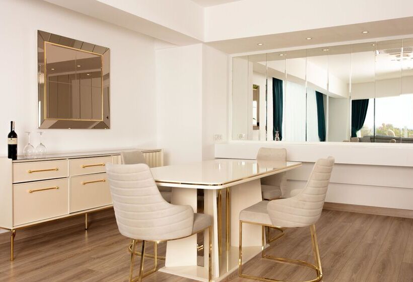 Отель Palm Wings Ephesus Beach Resort