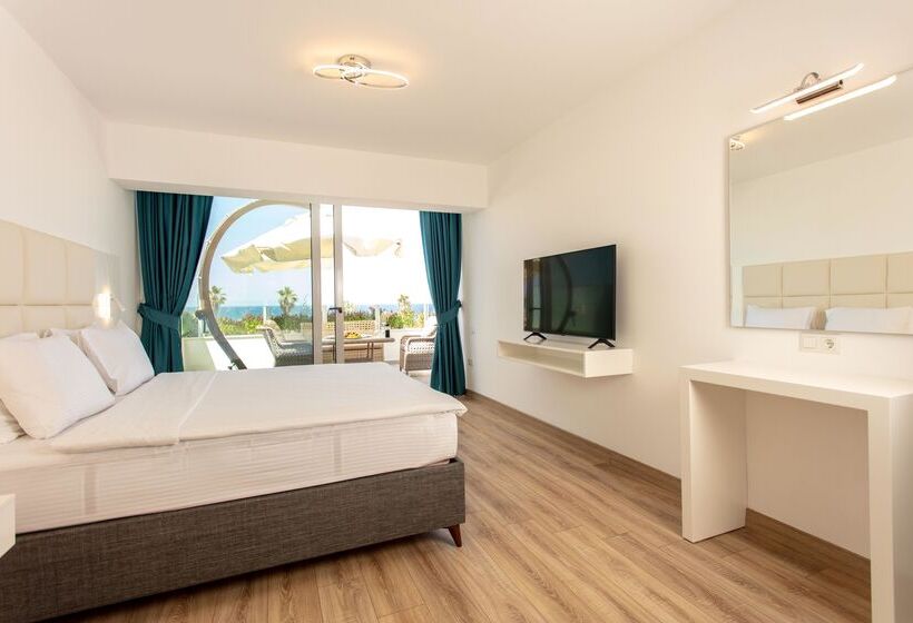 Отель Palm Wings Ephesus Beach Resort