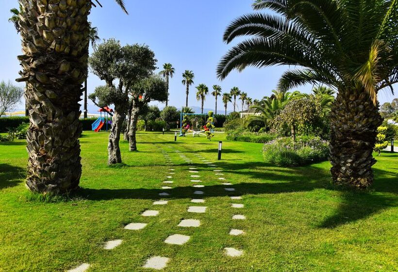 Отель Palm Wings Ephesus Beach Resort