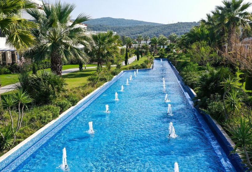 Отель Palm Wings Ephesus Beach Resort