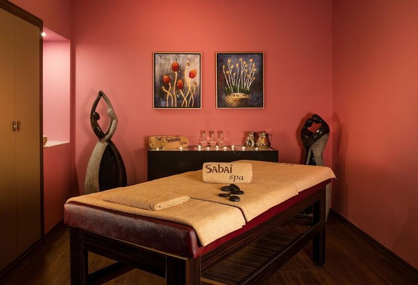 Отель Palm Wings Ephesus Beach Resort