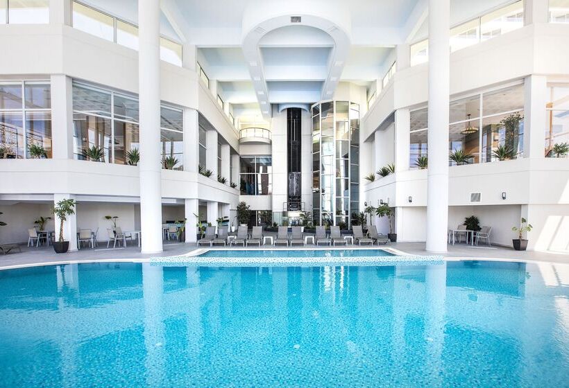 Отель Palm Wings Ephesus Beach Resort