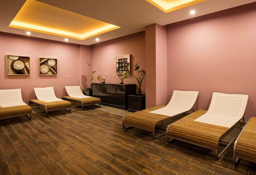 Отель Palm Wings Ephesus Beach Resort