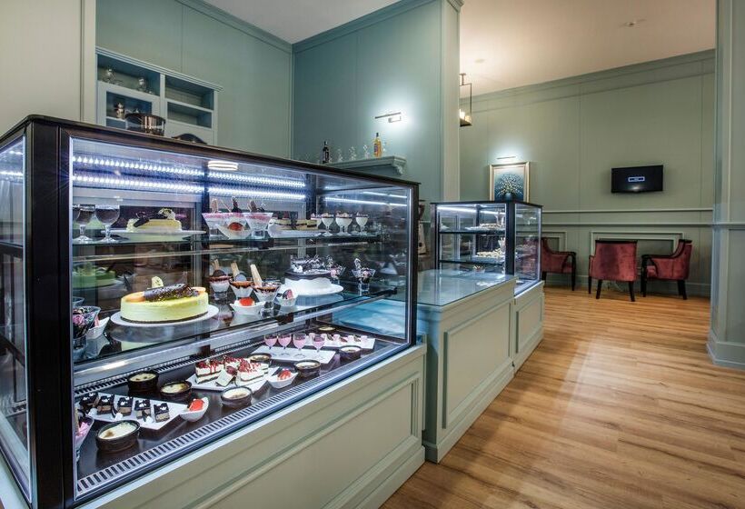 Отель Palm Wings Ephesus Beach Resort