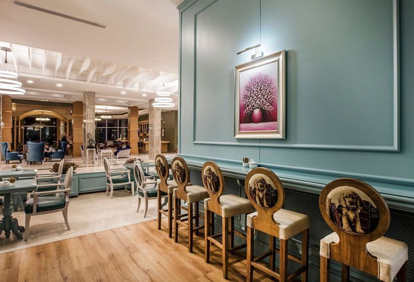 Отель Palm Wings Ephesus Beach Resort